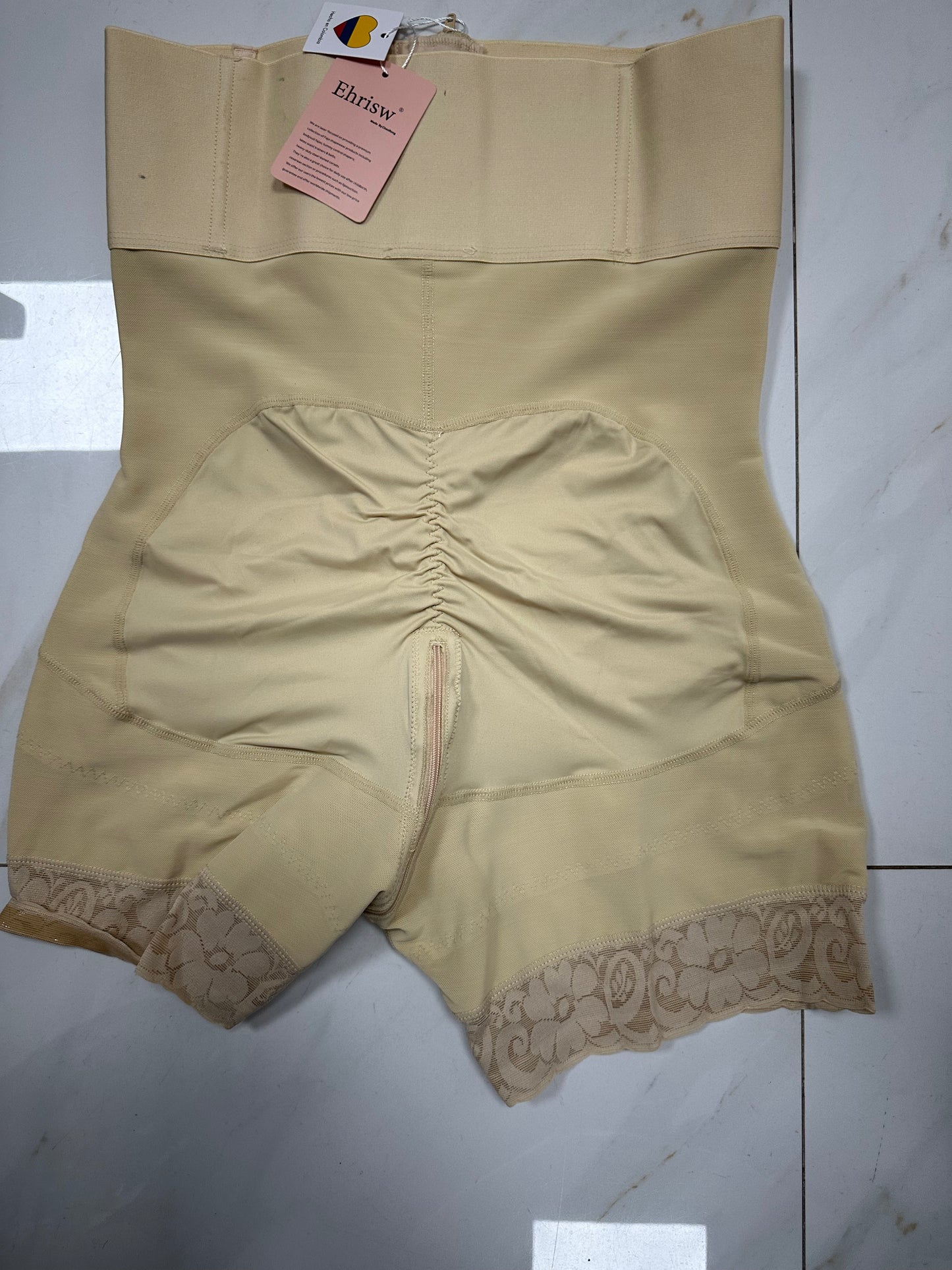 Pants with large rubber band and high waist, abdomen and buttocks.