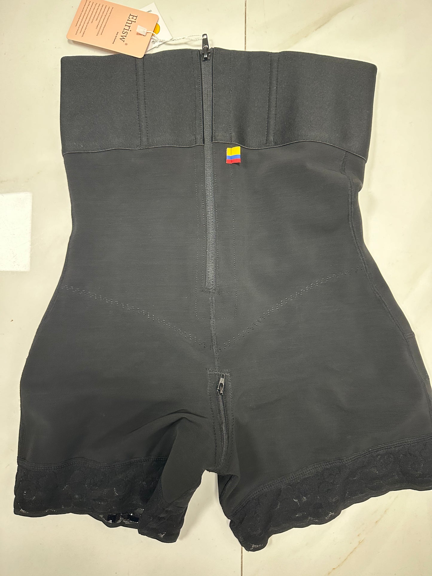 Pants with large rubber band and high waist, abdomen and buttocks.
